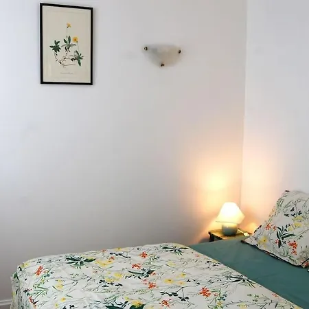 Cosy Vintage ! דירה טרואה