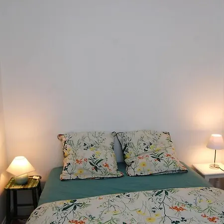 Cosy Vintage ! דירה טרואה